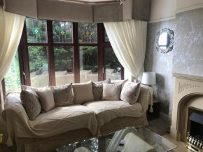 3 bedroom home with stunning views and hot tub